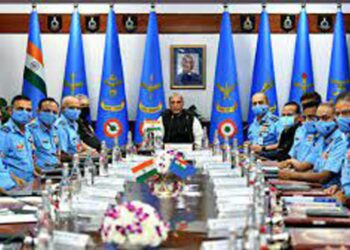 ಗಡಿಯಲ್ಲಿ ಕಟ್ಟೆಚ್ಚರ ವಹಿಸಲು ಭದ್ರತಾಪಡೆಗಳಿಗೆ ಸೂಚಿಸಿದ ರಕ್ಷಣಾ ಮಂತ್ರಿ ರಾಜನಾಥ ಸಿಂಗ್‌