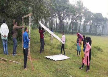 Land Consumption :  ಭೂ ಕಬಳಿಕೆ ಹುನ್ನಾರ: ಅಧಿಕಾರಿಗಳಿಂದ ಅನಧೀಕೃತ ಶೆಡ್‌ಗಳ ತೆರವು