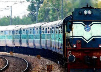 Train service resumes: ದೇಶದಲ್ಲಿ ಸ್ಥಗಿತಗೊಂಡಿದ್ದ ಎಲ್ಲಾ ರೈಲು ಸೇವೆ ಪುನರಾರಂಭ