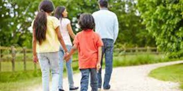 ಊಟವಾದ ನಂತರ ನಡೆದಾಡುವುದರಿಂದ ಪಚನ ಶಕ್ತಿ ವೃದ್ಧಿ