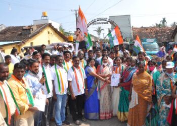 Support Congress: ನಗರಸಭೆ ದಲ್ಲಾಳಿಗಳ ಸಂತೆ, ತೊಲಗಿಸಲು ಕಾಂಗ್ರೆಸ್ ಬೆಂಬಲಿಸಿ