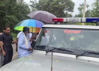 Convoy crash: ವಿಪಕ್ಷ ನಾಯಕ ಸಿದ್ದರಾಮಯ್ಯ ಬೆಂಗಾವಲು ವಾಹನ ಅಪಘಾತ