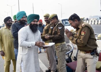 ಮನೆಯತ್ತ ಹೊರಟ ರೈತರು, ಇಂದು ವಿಜಯೋತ್ಸವದ ಮೆರವಣಿಗೆ