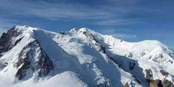 ಏರ್‌ ಇಂಡಿಯಾ ವಿಮಾನ ಪತನದ ಸ್ಥಳದಲ್ಲಿ ಬೆಳೆಬಾಳುವ ಹರಳುಗಳ ಪತ್ತೆ