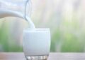 How is milk helpful for those trying to lose weight?