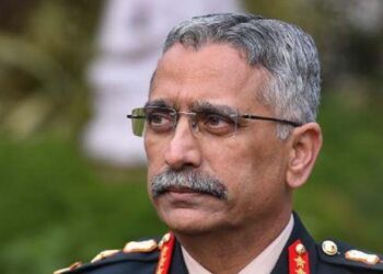 ಸಿಡಿಎಸ್ ರಾವತ್ ನಿಧನದ ನಂತರ ಸಿಬ್ಬಂದಿ ಸಮಿತಿಯ ಮುಖ್ಯಸ್ಥರಾಗಿ ಅಧಿಕಾರ ವಹಿಸಿಕೊಂಡ ಸೇನಾ ಮುಖ್ಯಸ್ಥ ಜನರಲ್ ಎಂ.ಎಂ. ನರವಾಣೆ