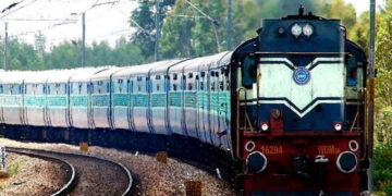 ನವದೆಹಲಿ-ಕರ್ನಾಟಕ ಎಕ್ಸ್‌ಪ್ರೆಸ್‍ನಲ್ಲಿ ಬಾಂಬ್ – ಹುಸಿ ಕರೆಗೆ ಪ್ರಯಾಣಿಕರು ಕಂಗಾಲು