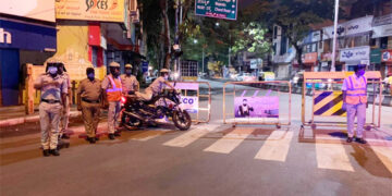 318 vehicles detained by police: ನೈಟ್ ಕರ್ಫ್ಯೂ ನಿಯಮ ಉಲ್ಲಂಘನೆ: 318 ವಾಹನಗಳು ಪೊಲೀಸ್ ವಶಕ್ಕೆ