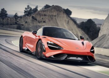 ಇಲಿ ಮಾಡಿದ ಅವಾಂತರದಿಂದ ನಟನಿಗೆ ಲಕ್ಷಾಂತರ ರೂ. ನಷ್ಟ: ಗ್ಯಾರೇಜ್‌ಗೆ ಹೋದ ಕೋಟಿ ಬೆಲೆಯ ಕಾರು