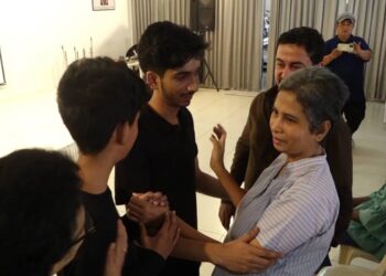 5 ವರ್ಷದ ಹಿಂದೆ ನಾಪತ್ತೆಯಾಗಿದ್ದ ತಾಯಿಯನ್ನು ಭೇಟಿಯಾದ ಮಕ್ಕಳು