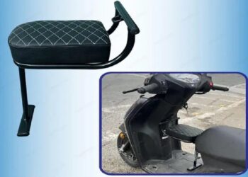 ಚಿಕ್ಕ ಮಕ್ಕಳನ್ನು ಸ್ಕೂಟಿಯಲ್ಲಿ ಕೂರಿಸುವ ಸುಲಭ ಉಪಾಯ